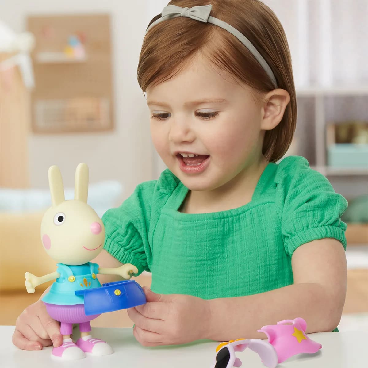 Набор игровой Peppa - Одень Ребекку G0329 фото 9 Набор игровой Peppa - Одень Ребекку G0329 фото 9