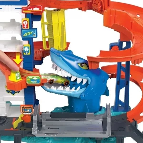 Набор игровой Hot Wheels Бегство от лютой акулы HDP06 фото 6