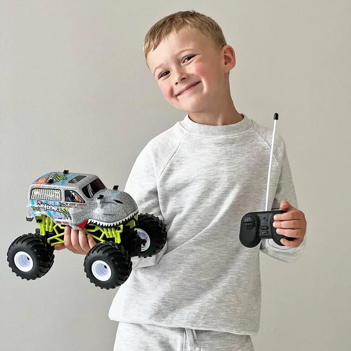 Машина на р/к Sulong Toys Bigfoot Dinosaur SL-360RHGR фото 12 Машина на р/к Sulong Toys Bigfoot Dinosaur SL-360RHGR фото 12