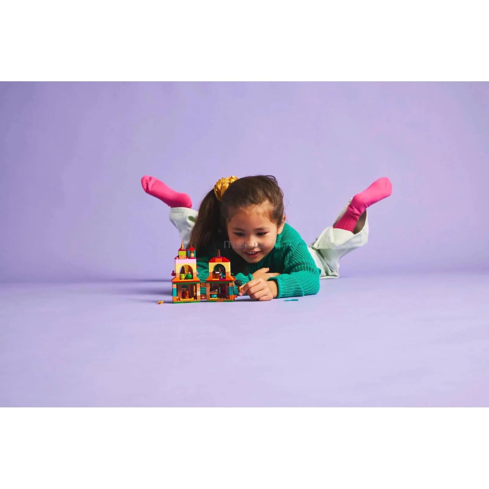 Конструктор Lego Disney Мини дом Энканто 186дет 43261 фото 4 Конструктор Lego Disney Мини дом Энканто 186дет 43261 фото 4