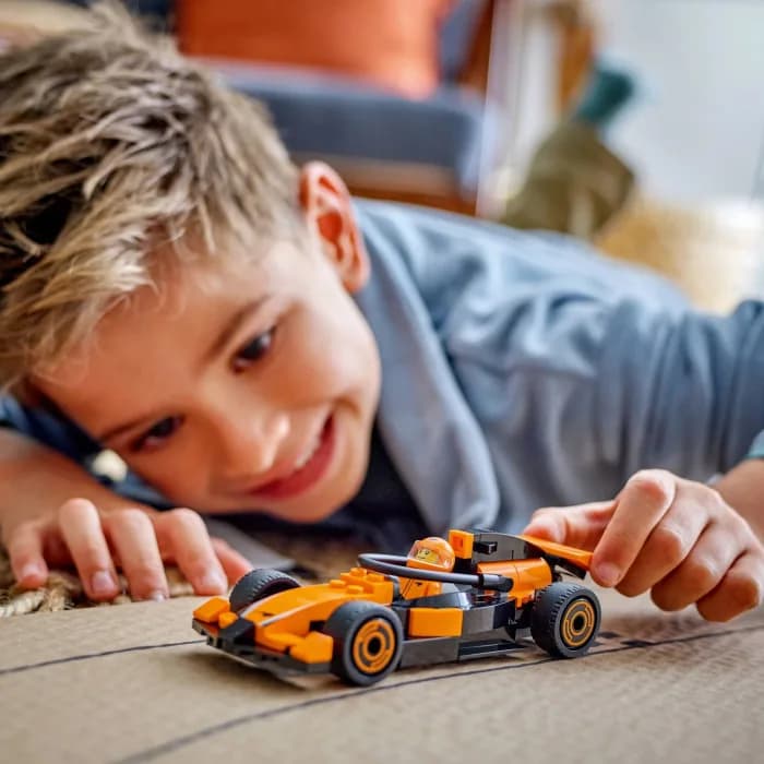 Конструктор Lego City Пилот F1 с автомобилем McLaren 86дет 60442 фото 7 Конструктор Lego City Пилот F1 с автомобилем McLaren 86дет 60442 фото 7