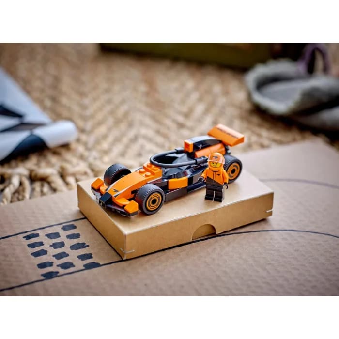 Конструктор Lego City Пилот F1 с автомобилем McLaren 86дет 60442 фото 8 Конструктор Lego City Пилот F1 с автомобилем McLaren 86дет 60442 фото 8