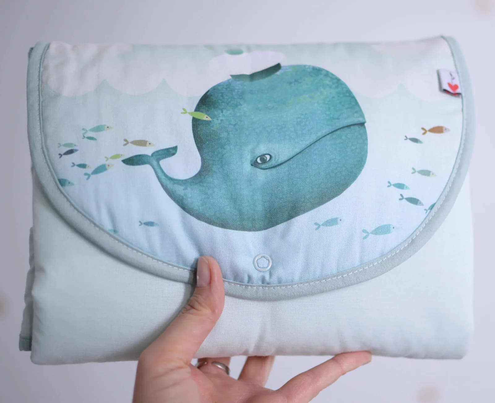 Матрас пеленальный дорожный Верес Menthol whale 57х60 см 427.8 фото 2