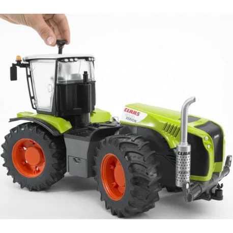 Трактор Claas Xerion 5000 1:16 Bruder 03015 фото 4