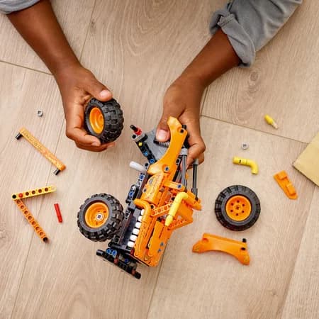 Конструктор Lego Technic Monster Jam El Toro Loco 247дет 42135 фото 4