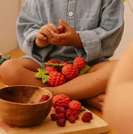 Игрушка прорезыватель Oli&Carol Малина Валери L-RASPBERRY-UNIT фото 9