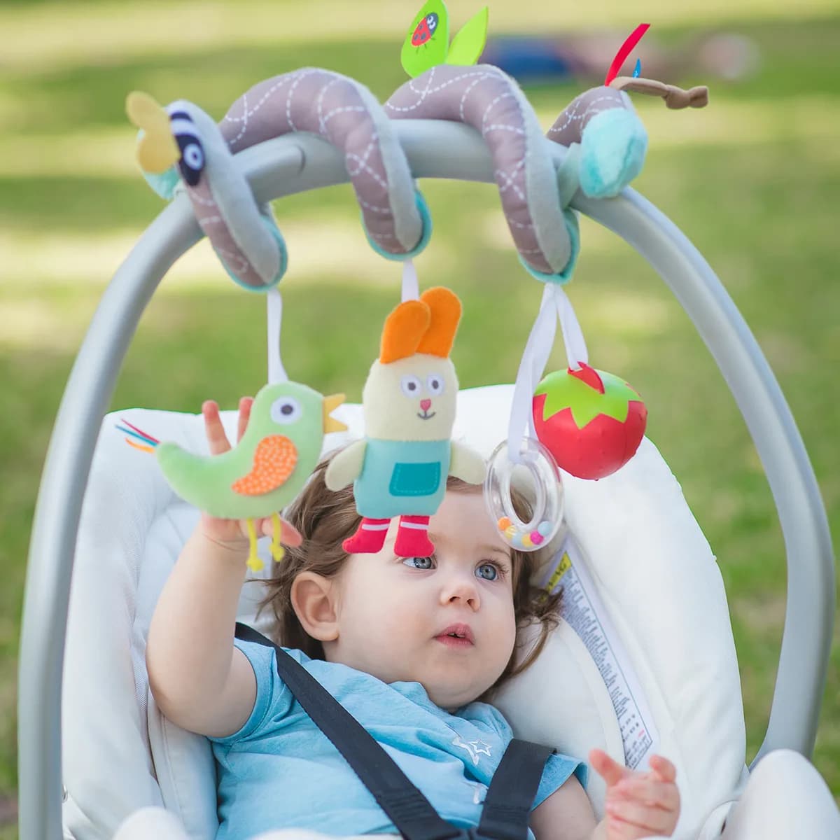 Іграшка на коляску Спіраль Taf Toys В садочку 12105 фото 4 Іграшка на коляску Спіраль Taf Toys В садочку 12105 фото 4