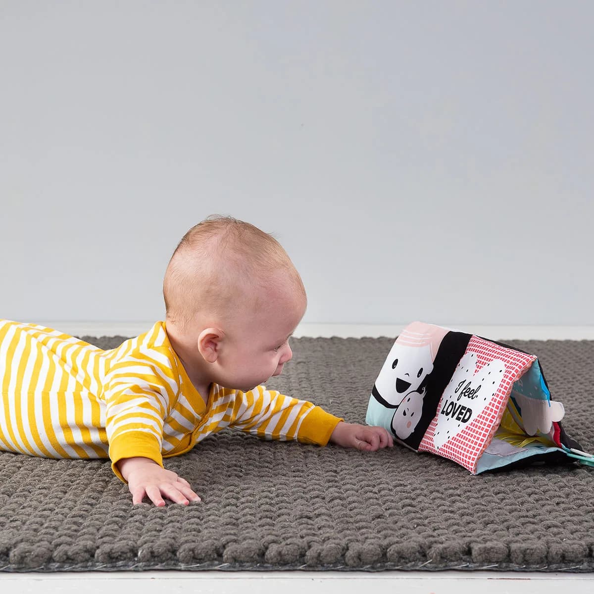 Развивающая книжка-раскладушка Taf Toys Мои эмоции 12545 фото 8
