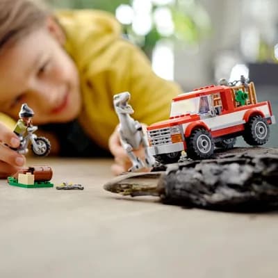 Конструктор Lego Jurassic World Блу та впіймання бета-велоцираптора 181дет 76946 фото 8 Конструктор Lego Jurassic World Блу та впіймання бета-велоцираптора 181дет 76946 фото 8