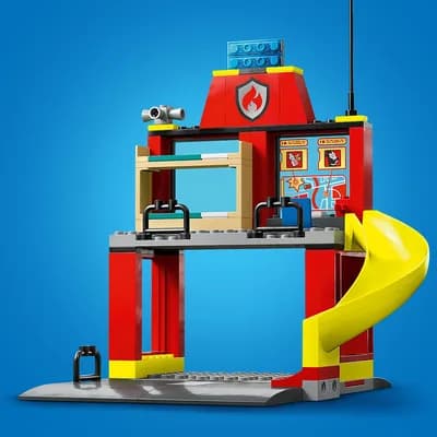 Конструктор Lego City Пожежне депо та пожежна машина 153дет 60375 фото 4 Конструктор Lego City Пожежне депо та пожежна машина 153дет 60375 фото 4