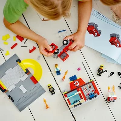 Конструктор Lego City Пожежне депо та пожежна машина 153дет 60375 фото 8 Конструктор Lego City Пожежне депо та пожежна машина 153дет 60375 фото 8