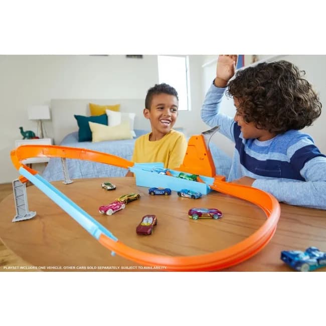 Трек Hot Wheels Змагання за кубок Чемпіона GJM75 фото 4 Трек Hot Wheels Змагання за кубок Чемпіона GJM75 фото 4