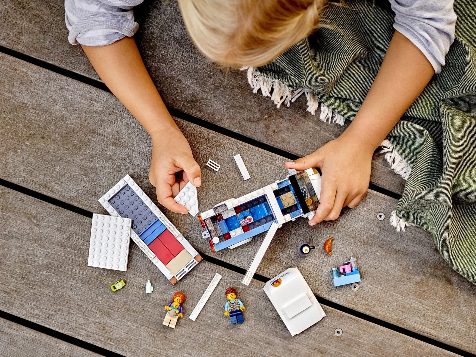 Конструктор Lego City Канікули в будинку на колесах 190дет 60283 фото 8 Конструктор Lego City Канікули в будинку на колесах 190дет 60283 фото 8