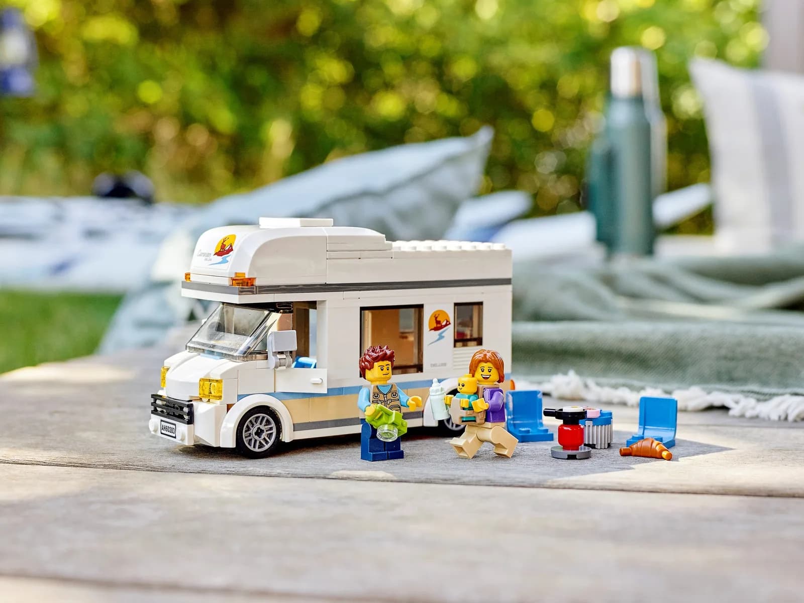 Конструктор Lego City Канікули в будинку на колесах 190дет 60283 фото 7 Конструктор Lego City Канікули в будинку на колесах 190дет 60283 фото 7