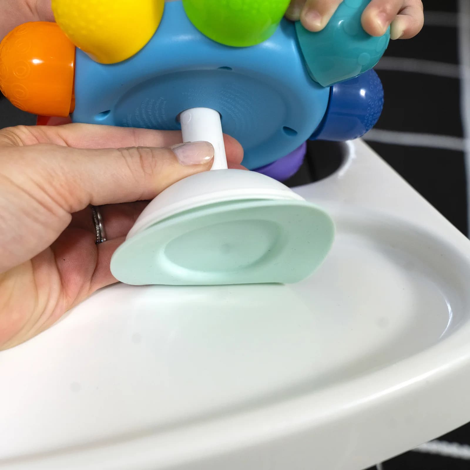 Игрушка развивающая на стол Baby Einstein Opus's Spin and Sea 13147 фото 4 Игрушка развивающая на стол Baby Einstein Opus's Spin and Sea 13147 фото 4
