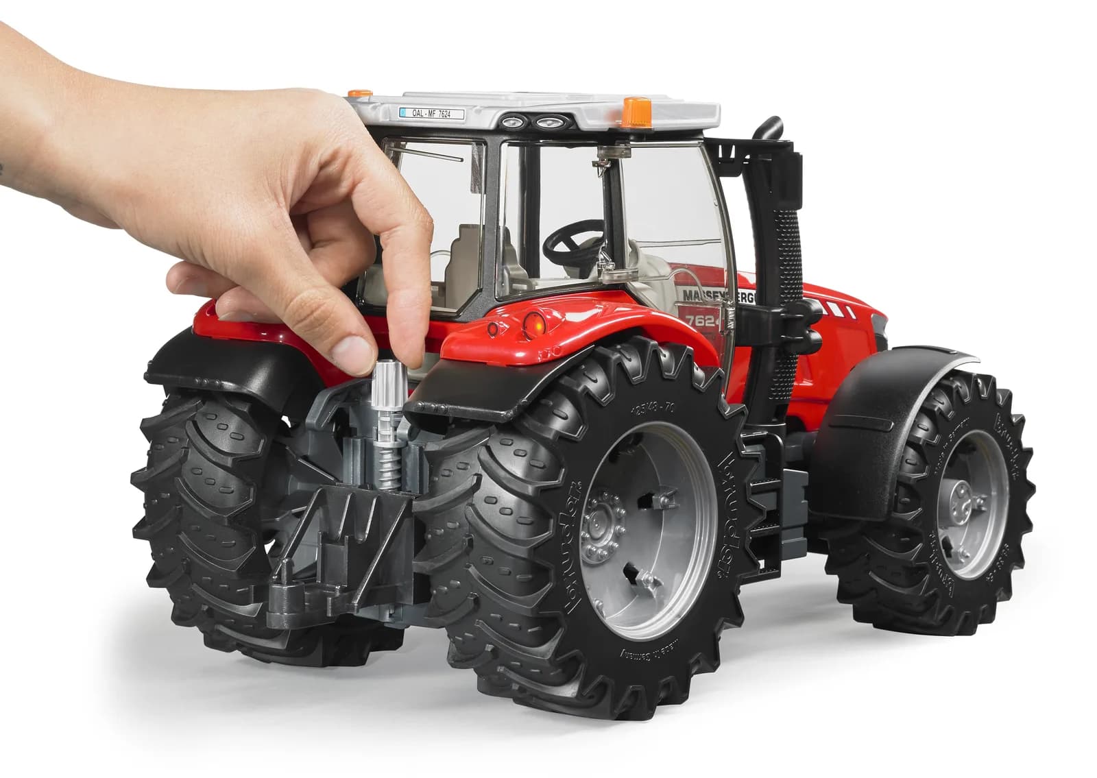 Трактор Massey Ferguson 7624 1:16 Bruder 03046 фото 5 Трактор Massey Ferguson 7624 1:16 Bruder 03046 фото 5