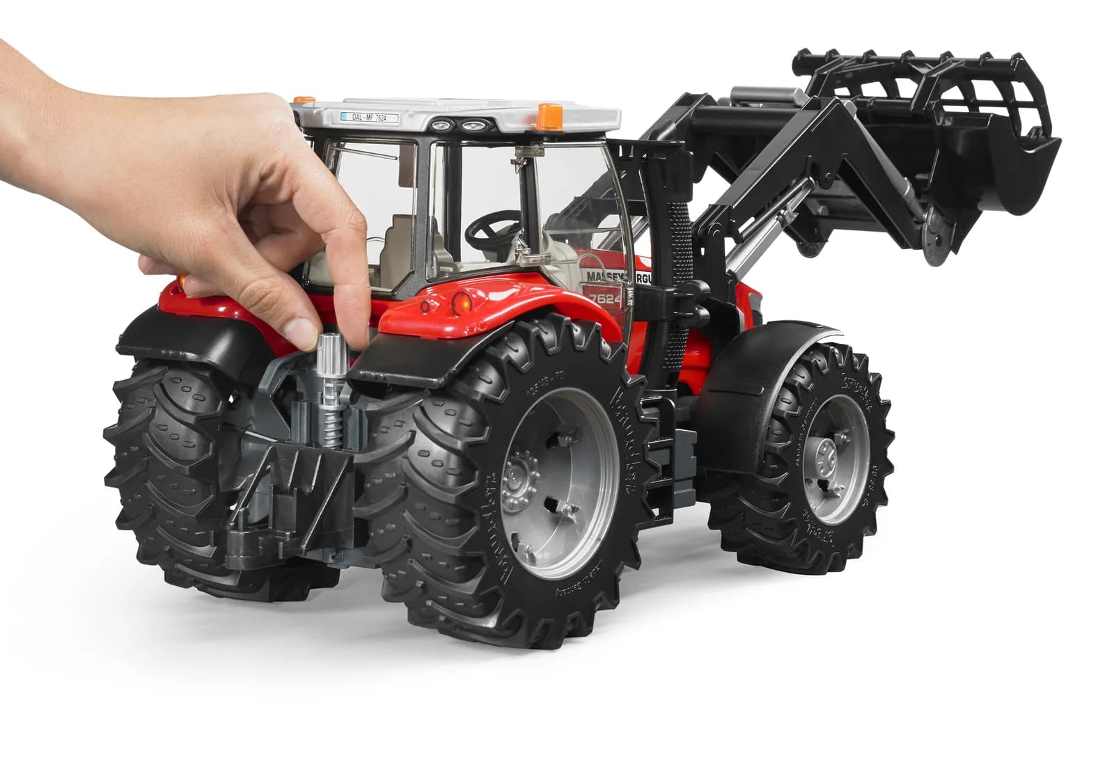 Трактор Massey Ferguson 7624 с передним погрузчиком 1:16 Bruder 03047 фото 6 Трактор Massey Ferguson 7624 с передним погрузчиком 1:16 Bruder 03047 фото 6