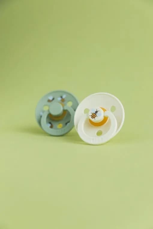 Пустушка латексна BIBS Pacifier Studio Colour 6-18м 20024216 фото 3 Пустушка латексна BIBS Pacifier Studio Colour 6-18м 20024216 фото 3