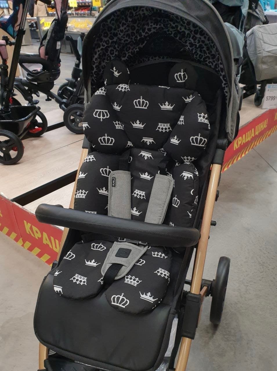Вкладиш у коляску Chickabiddy корони на чорному CH-MV-500