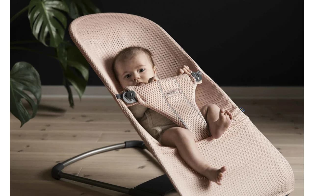 Шезлонг BabyBjorn Bouncer Bliss Mesh 0013 Pearl Pink фото 2 Шезлонг BabyBjorn Bouncer Bliss Mesh 0013 Pearl Pink фото 2