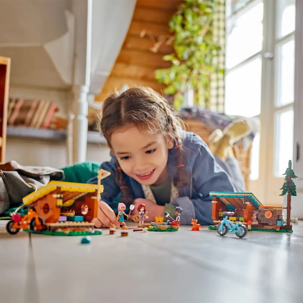 Конструктор LEGO Friends Затишні хатинки у пригодницькому таборі 437дет 42624 фото 7 Конструктор LEGO Friends Затишні хатинки у пригодницькому таборі 437дет 42624 фото 7