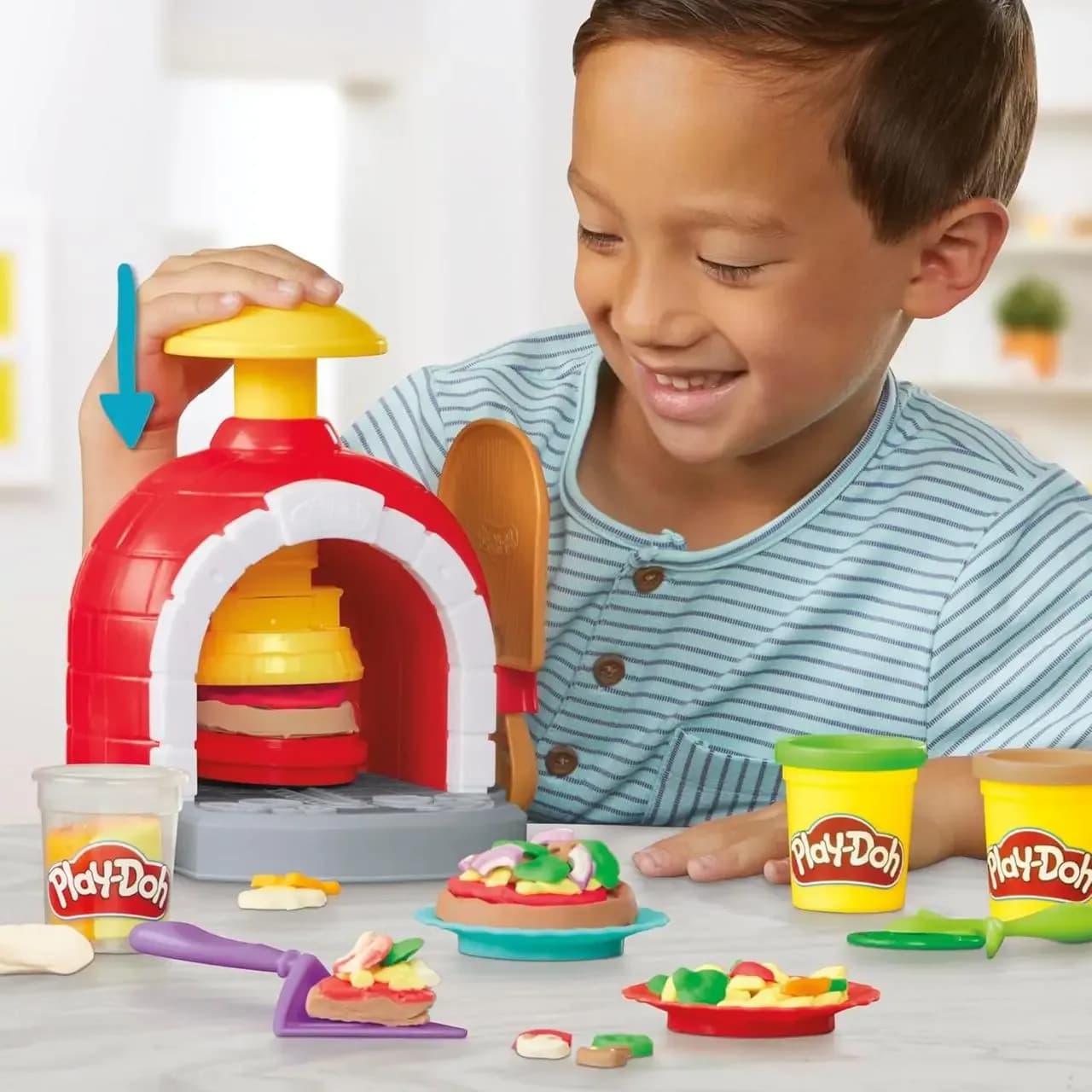 Набір для ліплення Play-Doh Печемо піцу F4373 фото 4 Набір для ліплення Play-Doh Печемо піцу F4373 фото 4