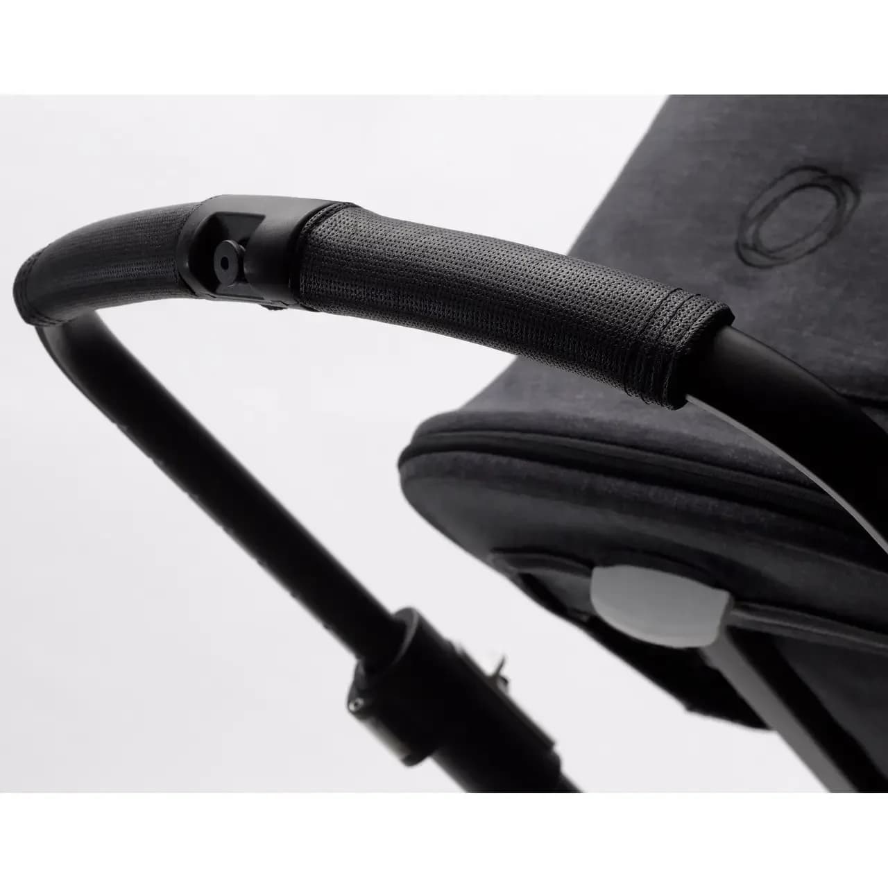 Коляска универсальная 2в1 Bugaboo Fox 2 680919 Mineral Collection washed black фото 2 Коляска универсальная 2в1 Bugaboo Fox 2 680919 Mineral Collection washed black фото 2