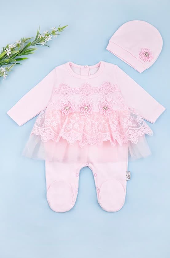 Комбинезон с шапочкой для выписки 0-9 DreamBaby 50168 -розовый Комбинезон с шапочкой для выписки 0-9 DreamBaby 50168 -розовый