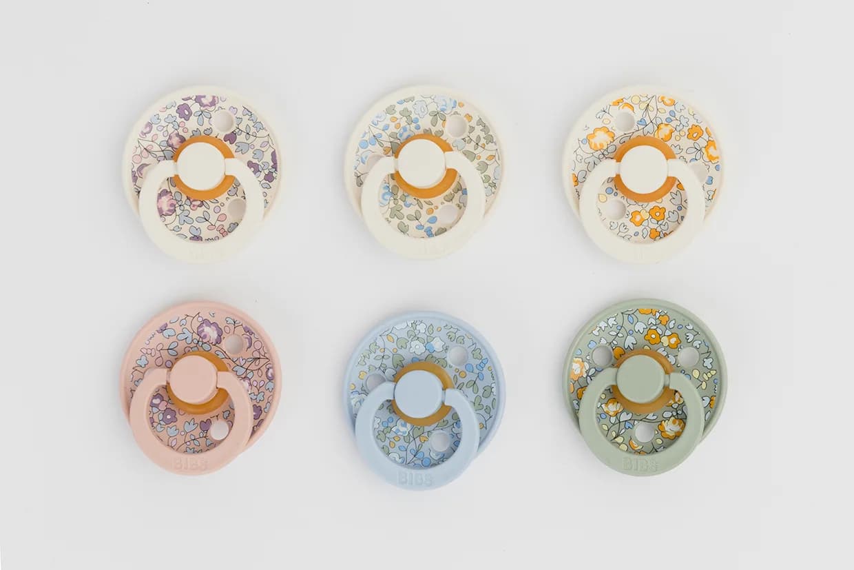 Пустышка латексная BIBS Liberty Pacifier Colour 6-18м 2шт 12011102 фото 3 Пустышка латексная BIBS Liberty Pacifier Colour 6-18м 2шт 12011102 фото 3
