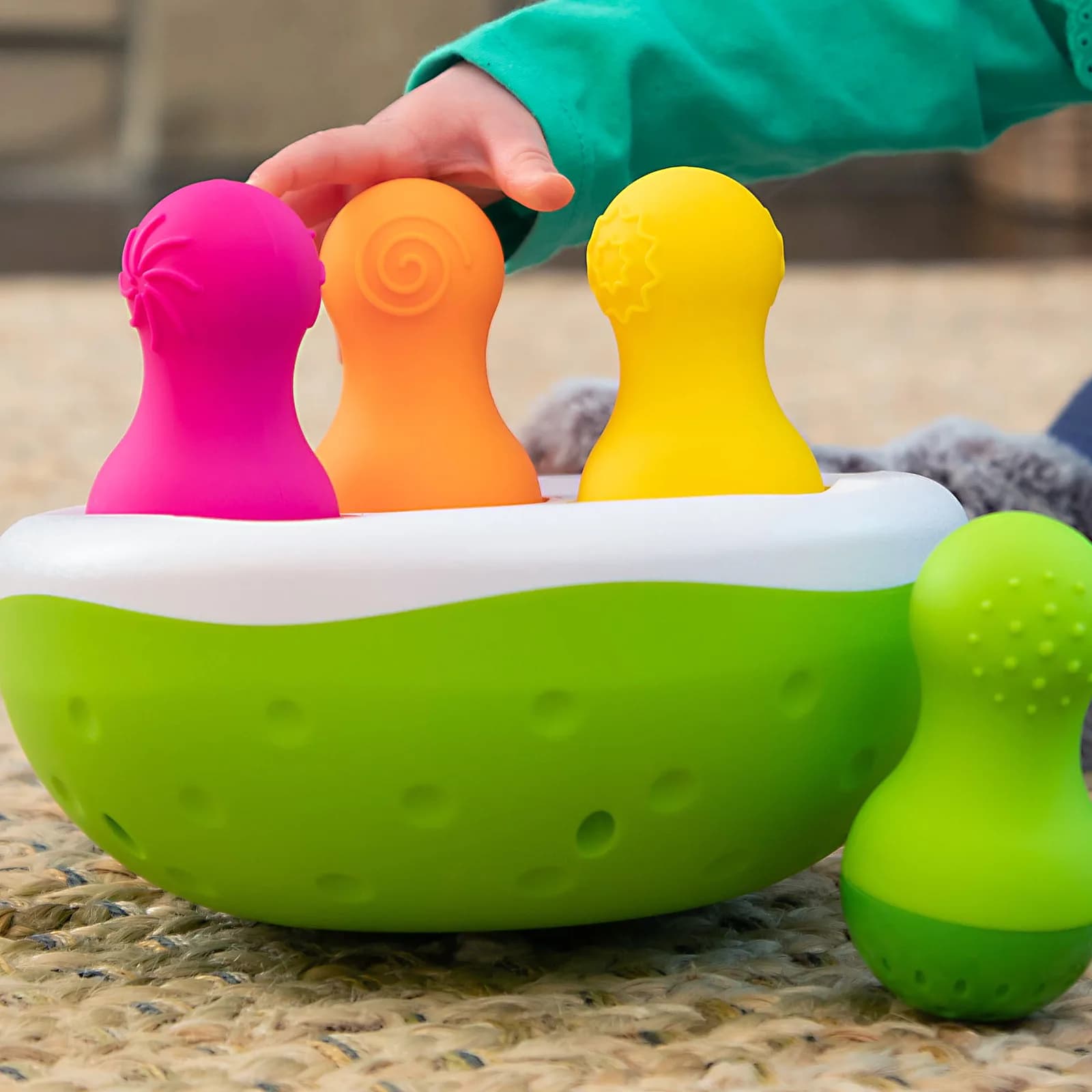 Сортер-балансир Неваляшки Fat Brain Toys Spinny Pins F248ML фото 7 Сортер-балансир Неваляшки Fat Brain Toys Spinny Pins F248ML фото 7