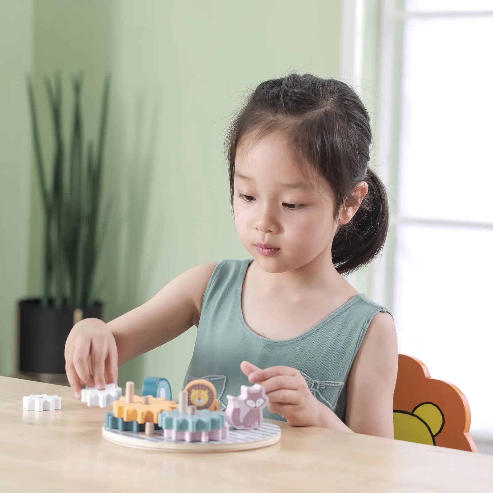 Іграшка розвиваюча Viga Toys Шестерні зі звірятами 44006 фото 4 Іграшка розвиваюча Viga Toys Шестерні зі звірятами 44006 фото 4