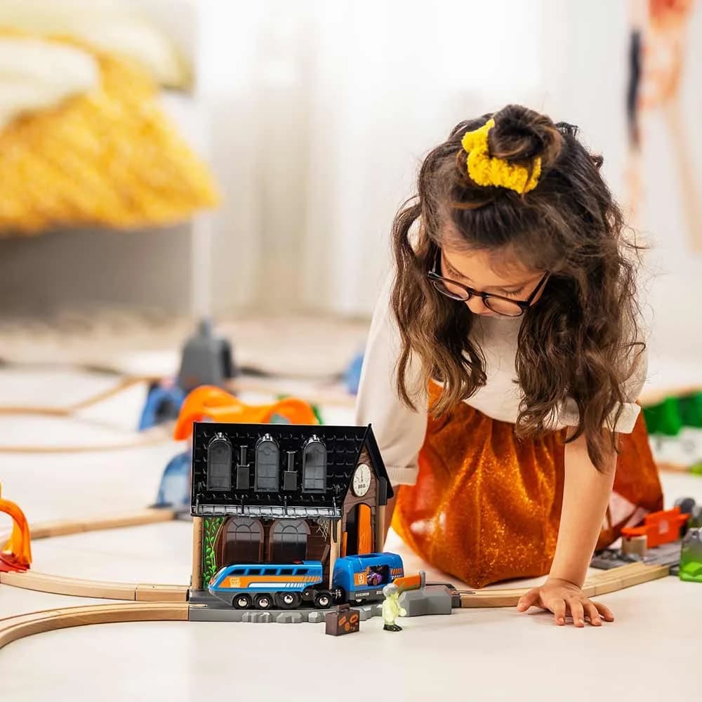 Станція жахів для залізниці Brio Smart Tech 36007 фото 5 Станція жахів для залізниці Brio Smart Tech 36007 фото 5