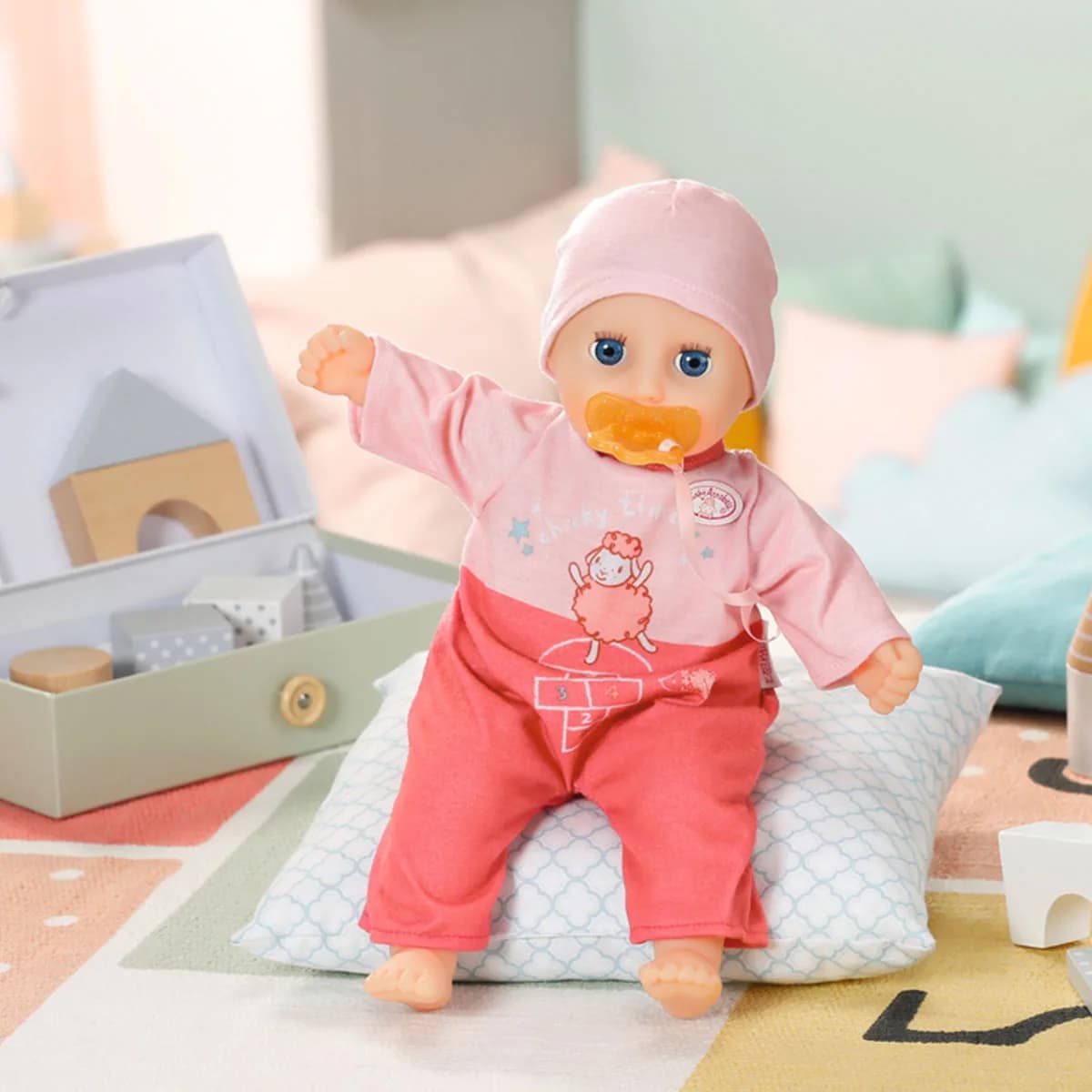 Пупс ZAPF Baby Annabell Озорная малышка 30см 706398 фото 3 Пупс ZAPF Baby Annabell Озорная малышка 30см 706398 фото 3