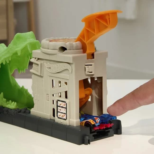 Набор игровой Hot Wheels Атака аллигатора HKX39 фото 3 Набор игровой Hot Wheels Атака аллигатора HKX39 фото 3