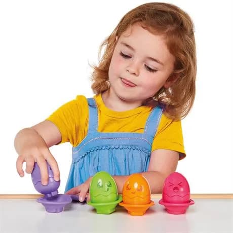 Сортер TOMY Toomies Яйця у ложках E73082 фото 5 Сортер TOMY Toomies Яйця у ложках E73082 фото 5