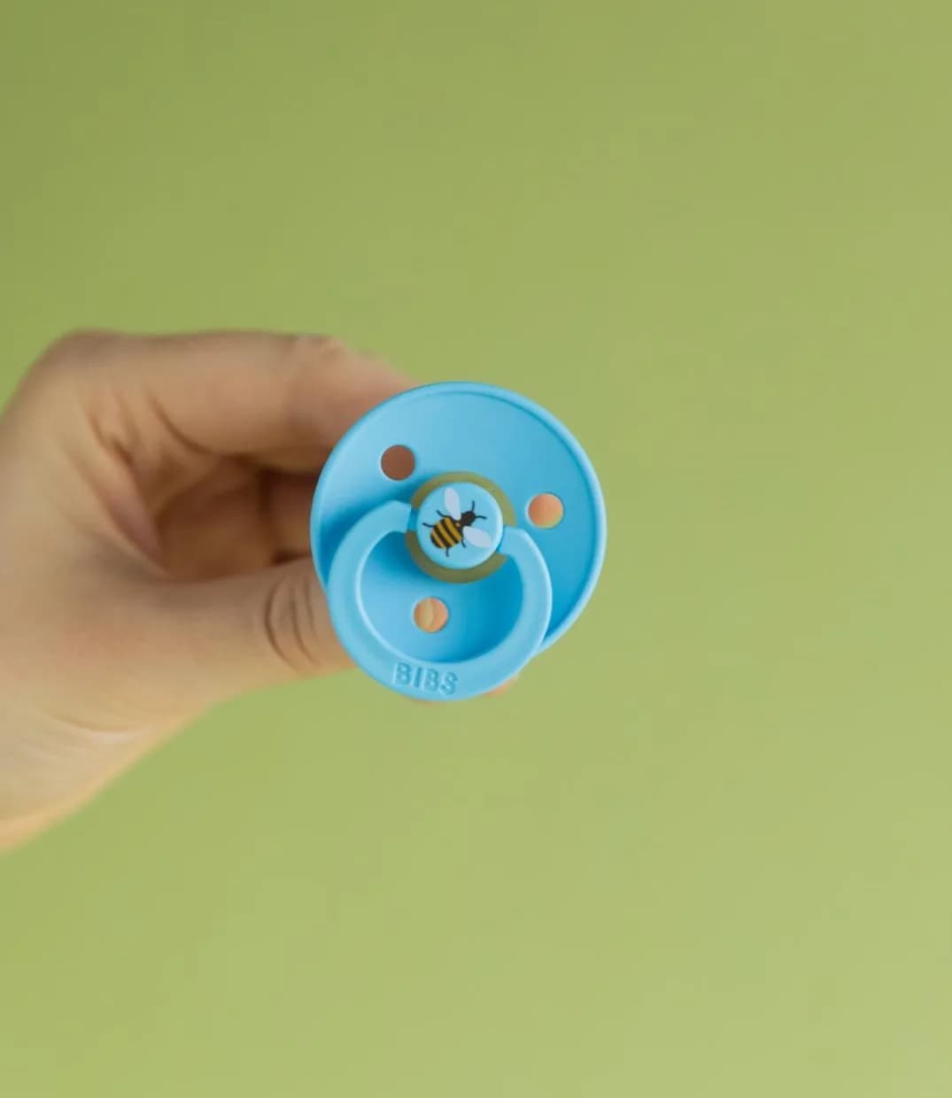Пустышка латексная BIBS Pacifier Studio Colour 6-18м 2шт 12024101 фото 3 Пустышка латексная BIBS Pacifier Studio Colour 6-18м 2шт 12024101 фото 3
