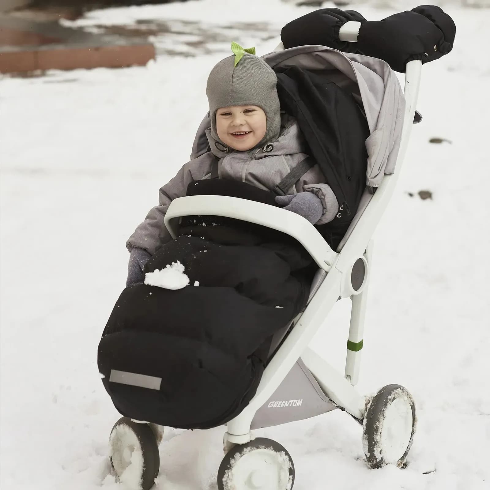 Зимний футмуф на коляску "Теплик" Черный оксфорд Decoza Moms 100х47 см futmuf100-O072-pl016 фото 4 Зимний футмуф на коляску "Теплик" Черный оксфорд Decoza Moms 100х47 см futmuf100-O072-pl016 фото 4