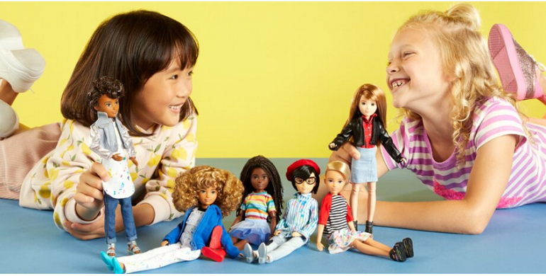 Ляльки для дівчаток: у якому віці та яку ляльку купувати?