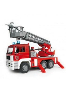 Пожежна вантажівка зі сходами (+водяна помпа + світло і звук), М1:16 Bruder 02771 - 
